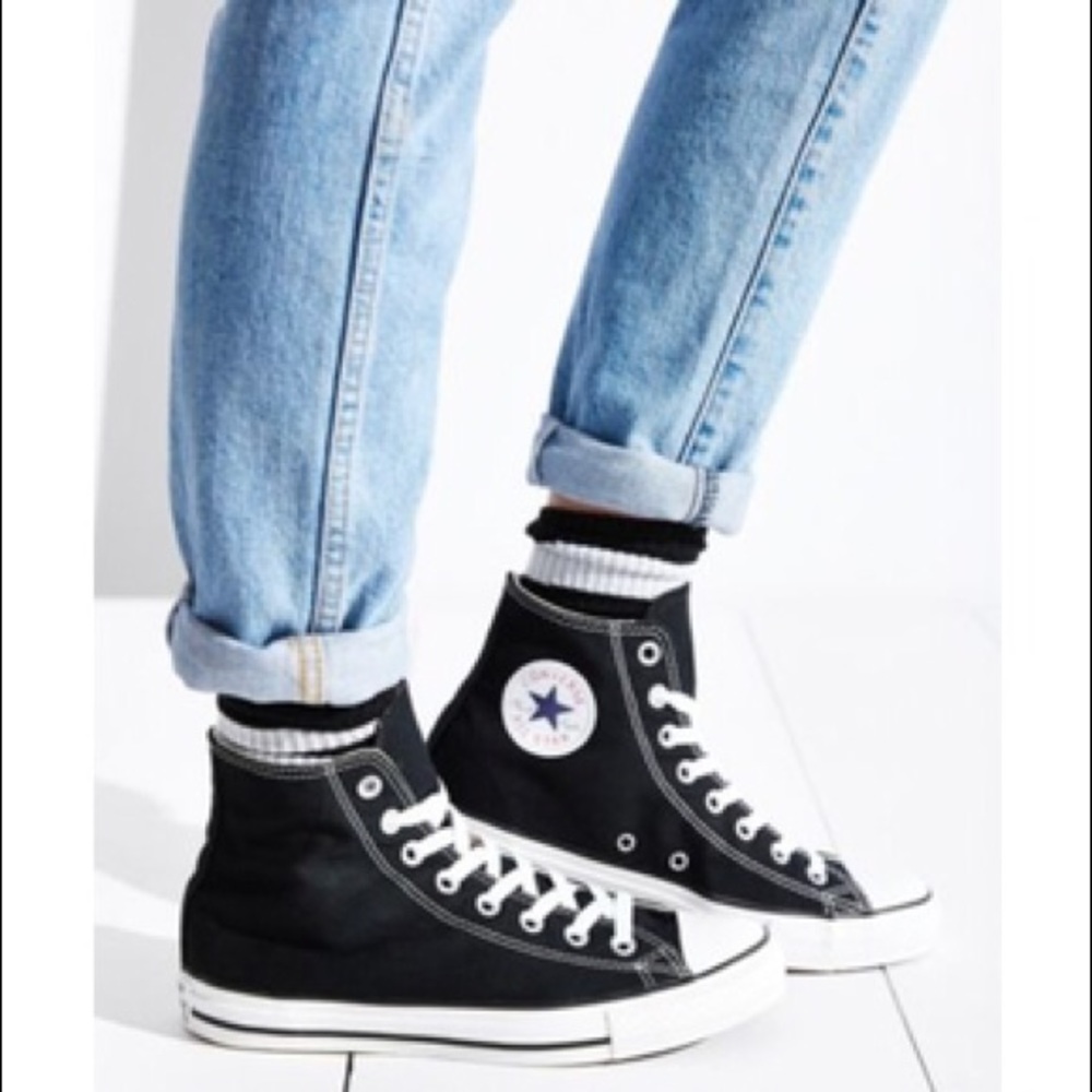 Converse Chuck Taylor High Tops- Black - 6